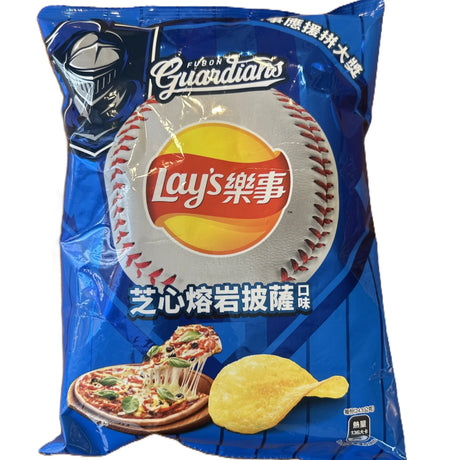 Lay’s Guardians Cheesy Pizza Chips – Fubon Guardians collab with rich cheese & basil flavor. (Taiwan) Yum At Hart